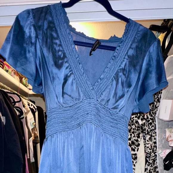 Vintage BCBG Max Azria Navy Blue Silk Ruffle V-Neck Dress - Size M - Picture 1 of 3